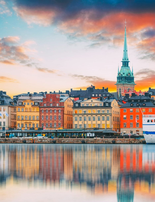 MUSLIM TOUR SCANDINAVIA FINLAND WITH IGLOO & AURORA HUNTING 11 HARI
